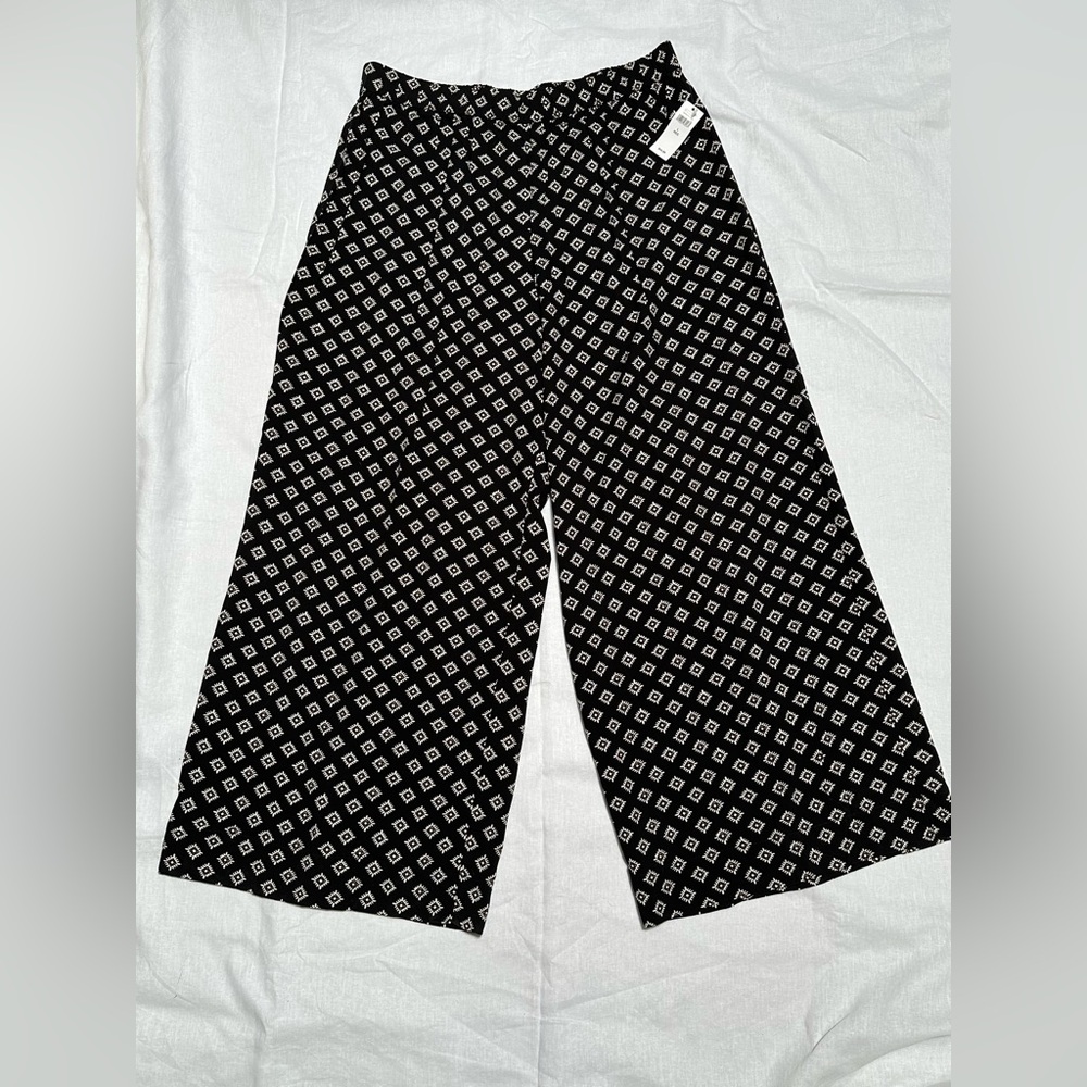 GAP Factory Black and White Patterned Pants